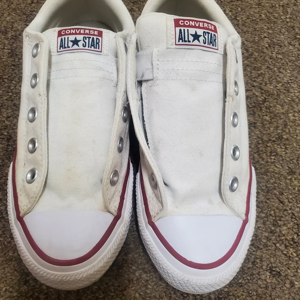 Converse All Star Shoes Youth 4 Chuck Taylor White Lace Up Low Top Sneakers